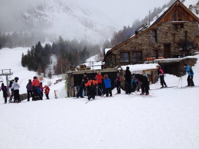 滑雪场脚下的自助餐厅